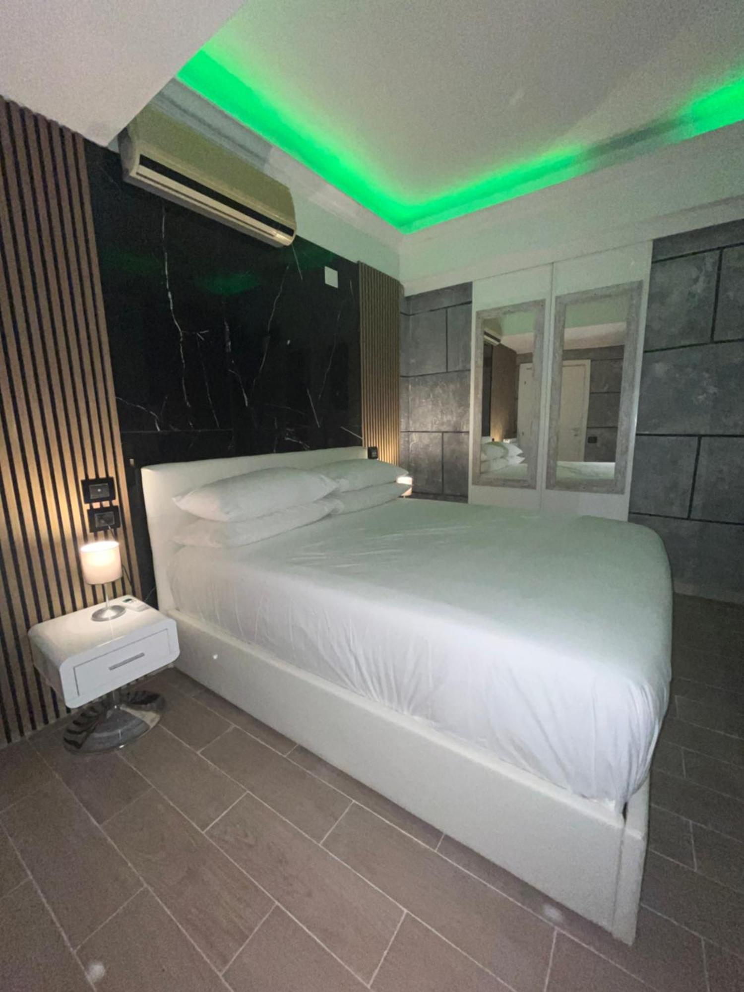 The Spa Suite Рим Экстерьер фото